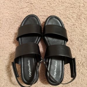 Black platform sandals
